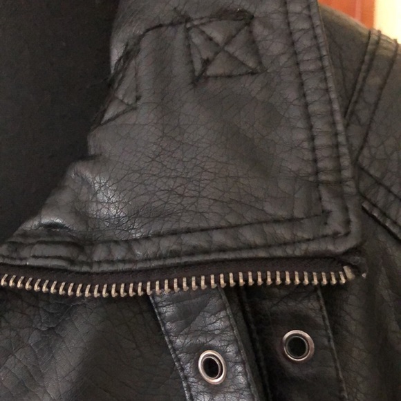 fresh brand moto jacket. Looks and feels like leather. Size M Ptp 20”.. - Picture 6 of 10